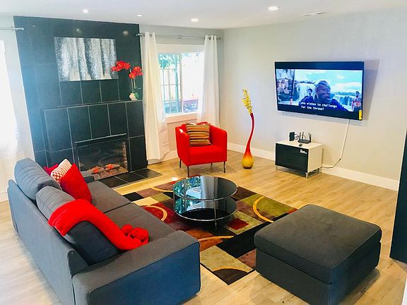 3rd image of 2540 Moorpark Ave #2540