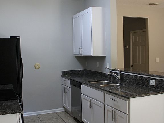 3rd image of 284 Moultrie Village Ln