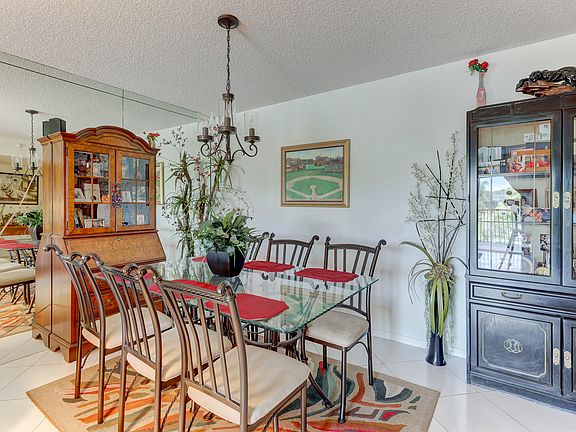 4th image of 2205 S Cypress Bend Dr APT 304