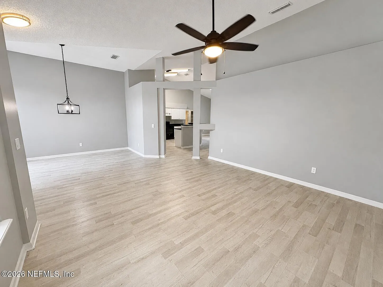 3 bed, 2.0 bath, 1880 sqft, $1,925 — Photo 2