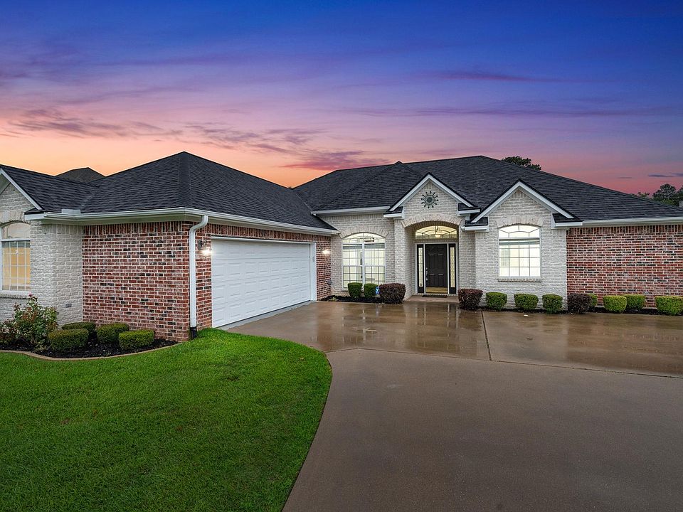 1st image of 3404 Gladstone Way