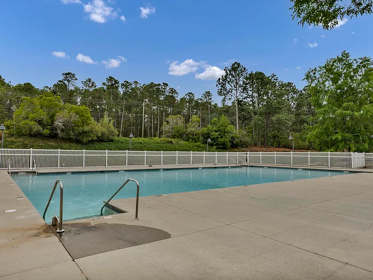 109 Cotoneaster Dr — Photo 22