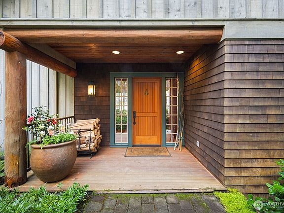 3rd image of 2063 Thorndyke Road