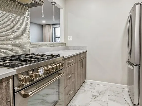 209-10 41st Ave APT 6K, Queens, NY 11361