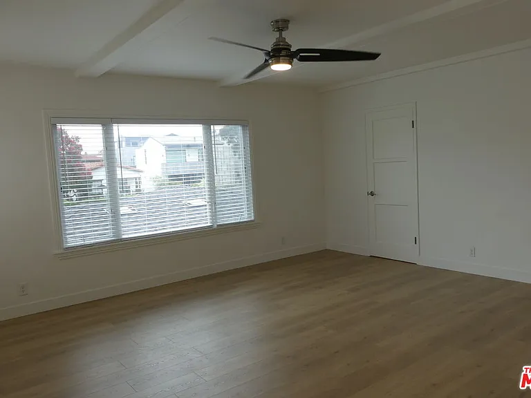309-309.5 Jasmine Ave — Photo 3