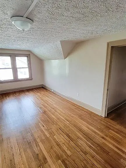 9707 Clifton Blvd #3 — Photo 29