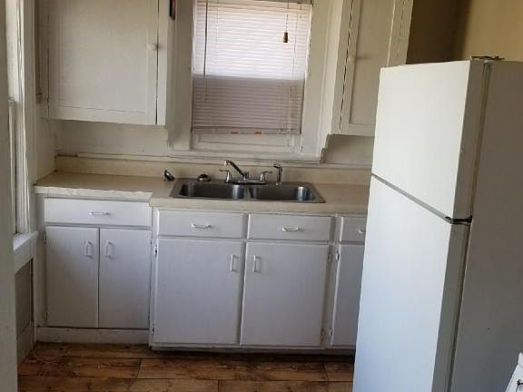 4th image of 2147 Avenue E APT C