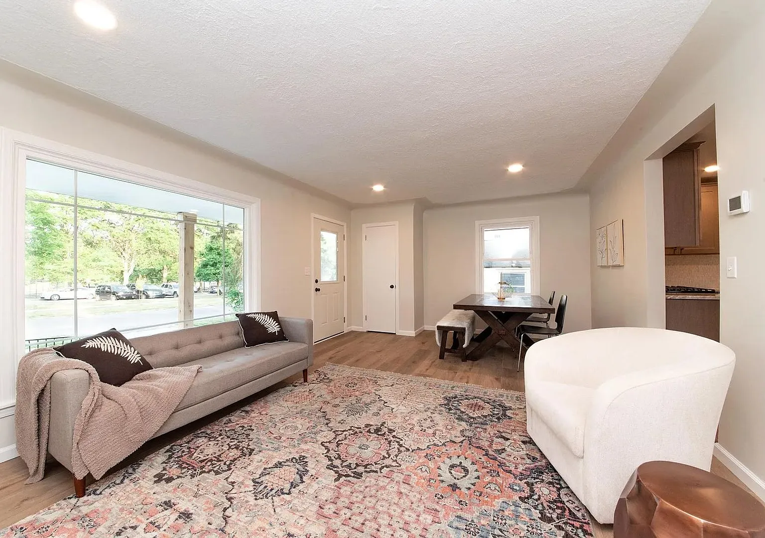 Updated 4-Bedroom Home Near Mulick Park & Gaslight Village — Photo 4
