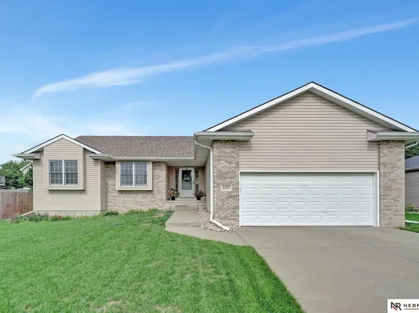 2221 N 81st St, Lincoln, NE 68505