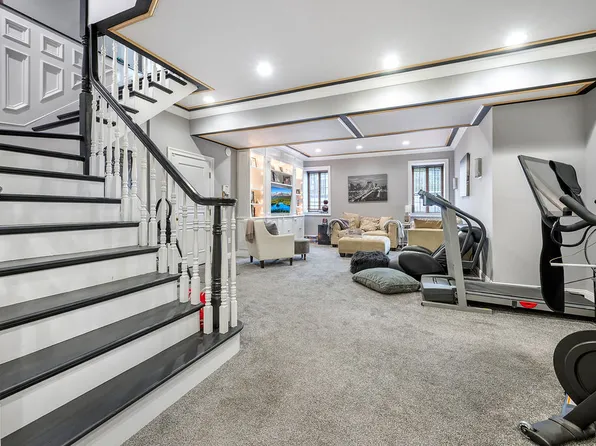 373 Ocean Terrace image 16 of 47