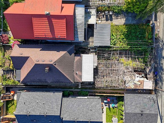 4th image of 1349 E 14th Ave