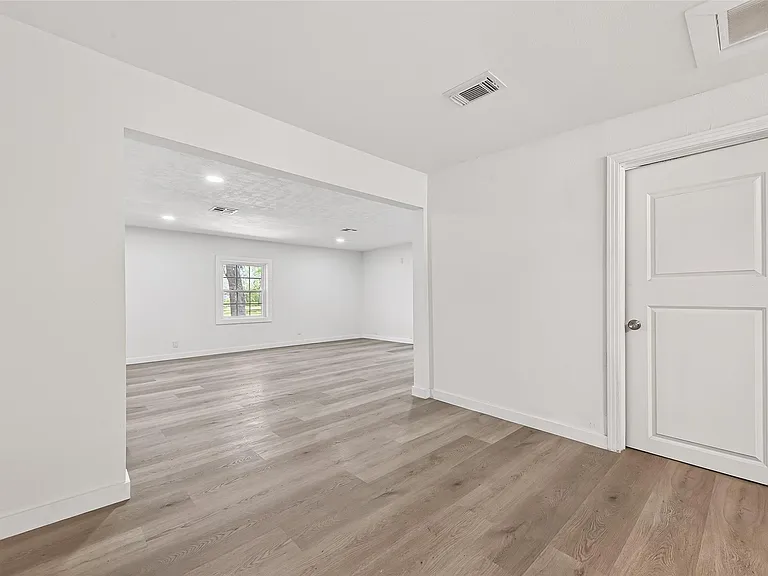 815 Brooks Ave — Photo 12