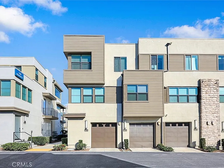 11026 Momentum Dr — Photo 2