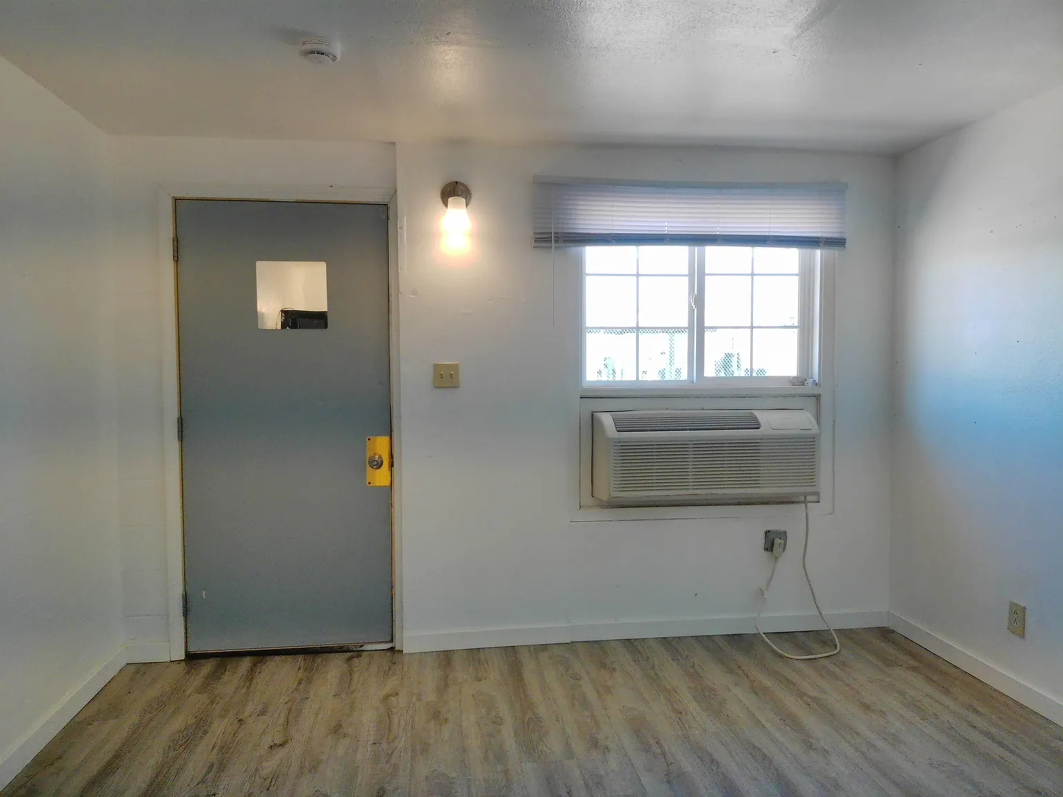 1 bed, 250 sqft, $675 — Photo 2