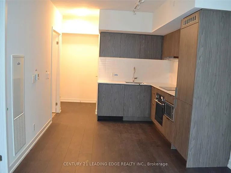60 Shuter St #PH-201 — Photo 6