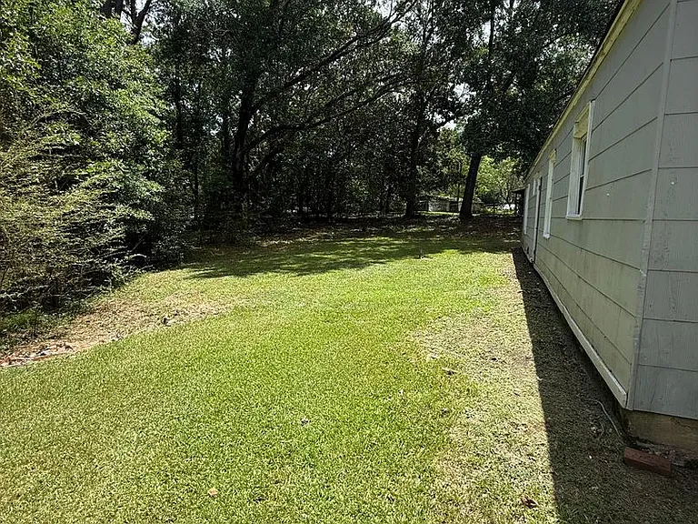 1205 Cottondale Rd — Photo 2