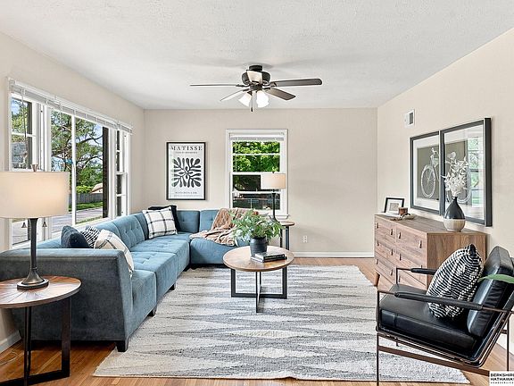 3rd image of 6424 Fowler Ave