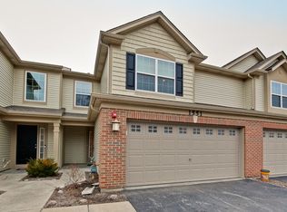 1551 Pauline Cir, Mundelein, IL 60060