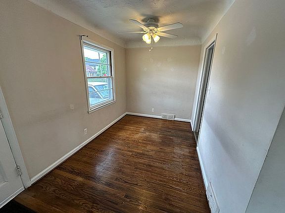 3rd image of 370 Bird Ave