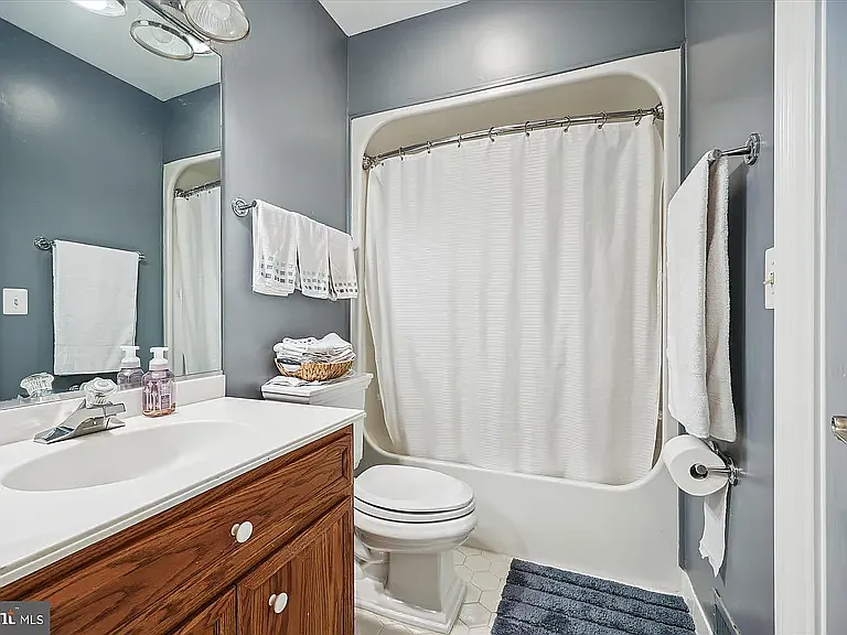 14708 Westbury Rd — Photo 15