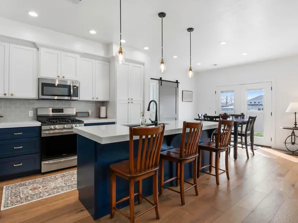 163 N 750th St W, Springville, UT 84663