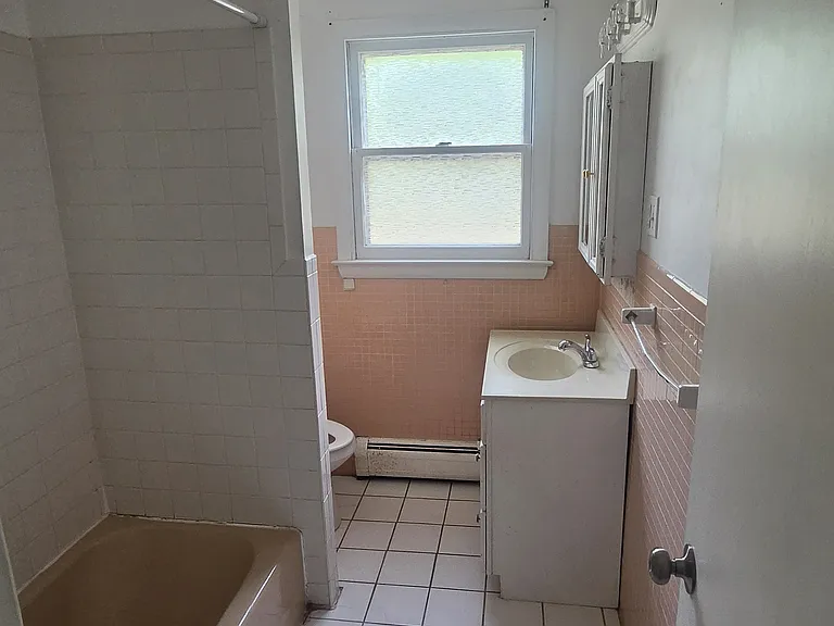 2 Birchwood Dr #10 — Photo 7