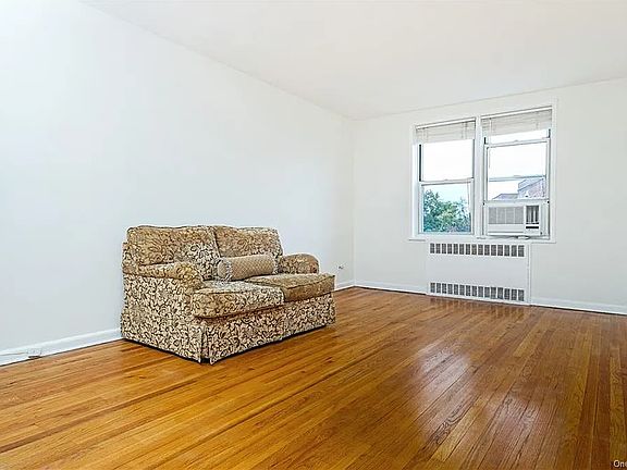 4th image of 5621 Netherland Ave #E6