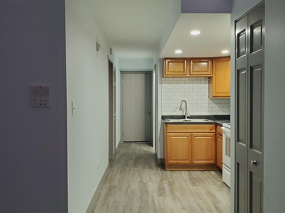 5th image of 13951 Leonard Dr #1N