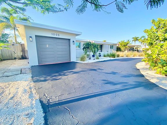 3rd image of 1005 SE 14th Drive