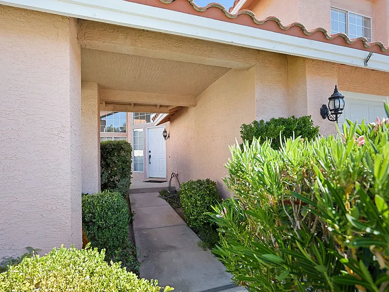 1755 Beechnut Ave — Photo 2