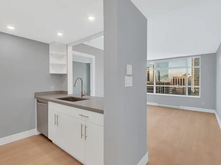 438 Seymour St #2503 — Photo 1