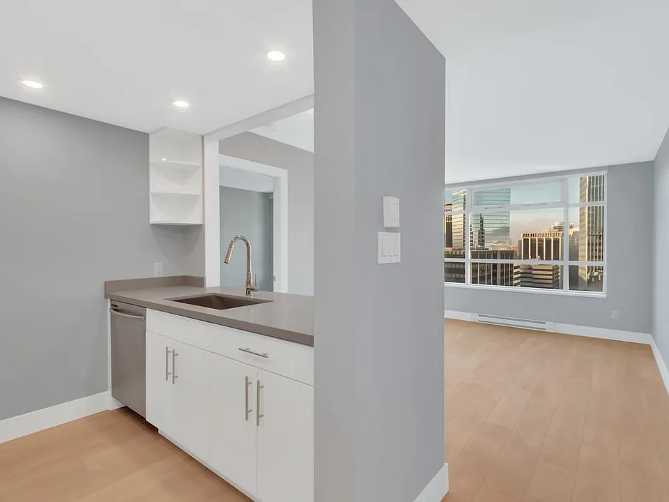 438 Seymour St #2503