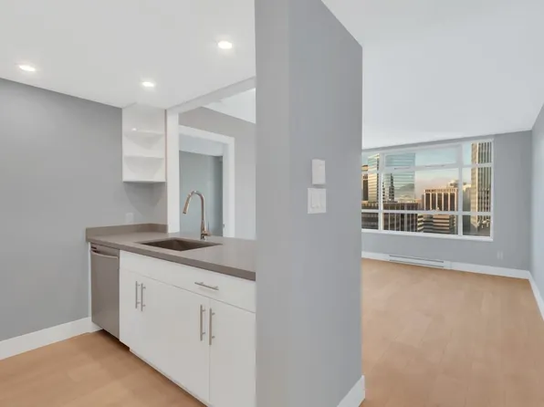 438 Seymour St #2503, Vancouver, BC V6B 6H4
