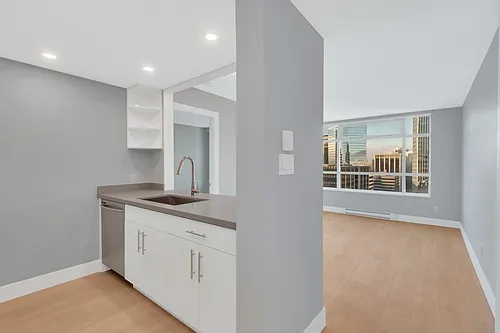 438 Seymour St #2503 Photo 1