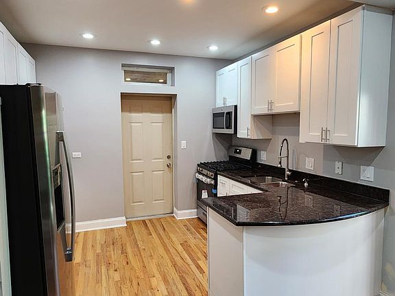 2nd image of 2254 W Arthur Ave #101