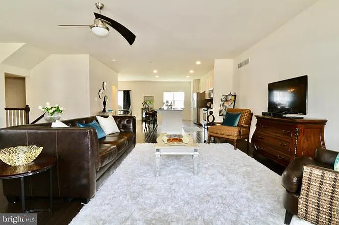 145 Time Cir — Photo 17