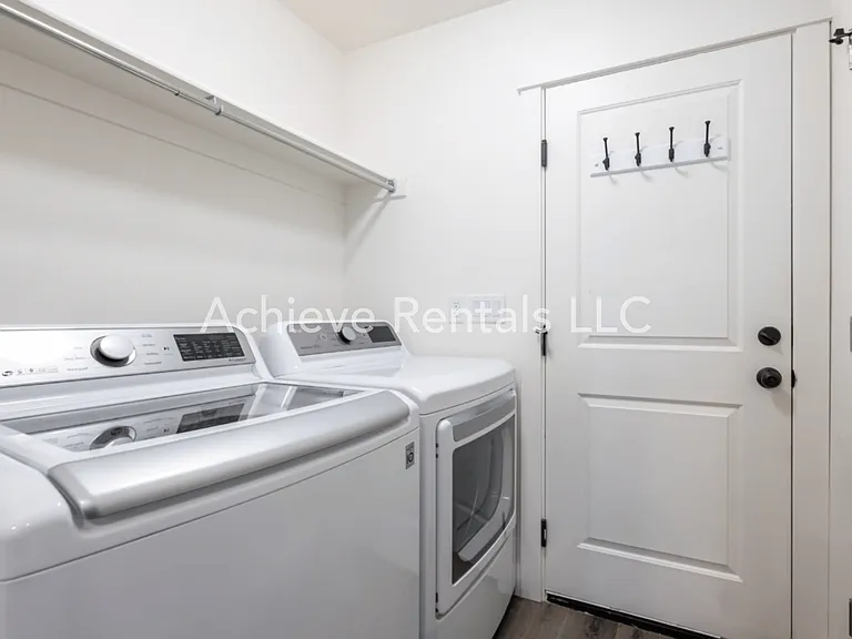 2366 N 150 E — Photo 6
