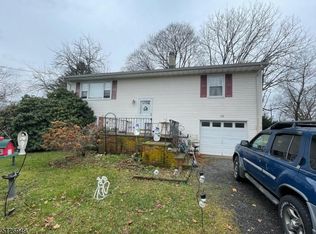 38 1st St, Hillsborough, NJ 08844