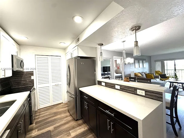 230 Lakeview Dr #307 — Photo 20