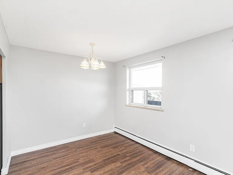 230 Montmorency Dr — Photo 12