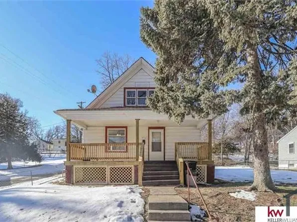 5702 N 35th St, Omaha, NE 68111