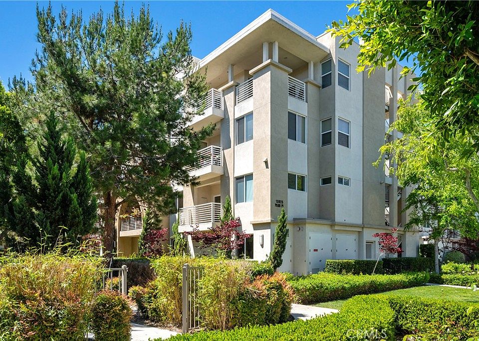 1st image of 13025 Park Pl Unit 301