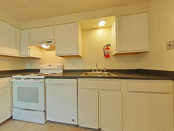 3rd image of 1478-1480 NW 20th Pl