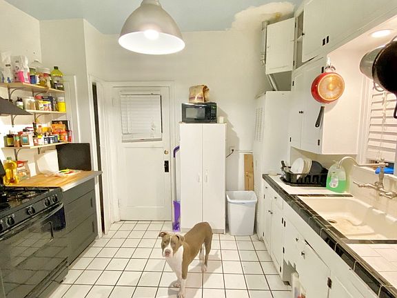 4th image of 841 E 8th St #1