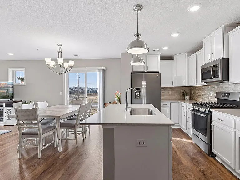 8067 Abercrombie Ln — Photo 37
