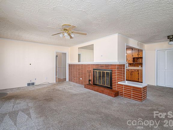 4th image of 608 N State St