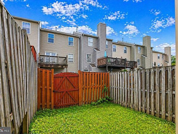 4th image of 2441 Wentworth Dr