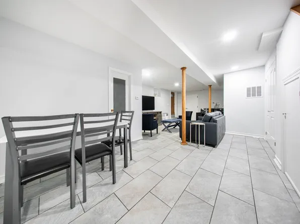 23-42 Crescent Street image 12 of 13