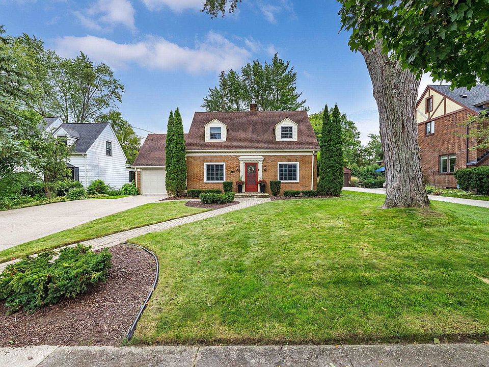 1st image of 2412 Manor Dr