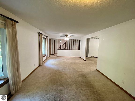 5th image of 4510 S Rainbow Ct